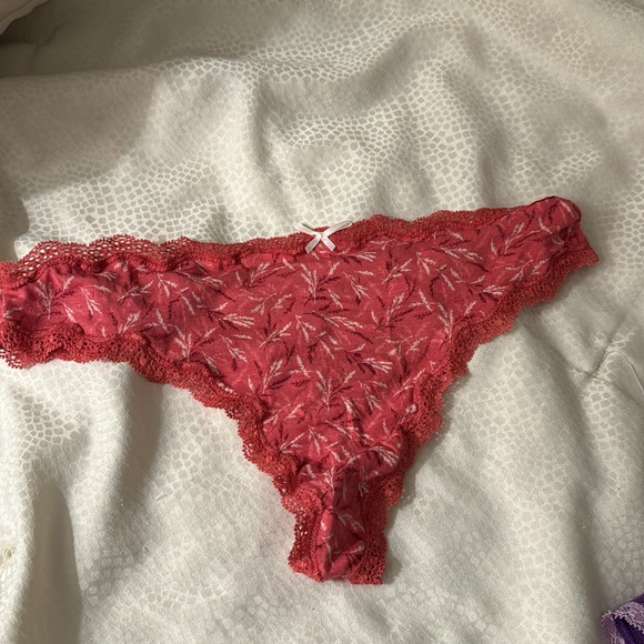 Lot of 7 Victoria’s Secret thongs - Picture 7 of 9